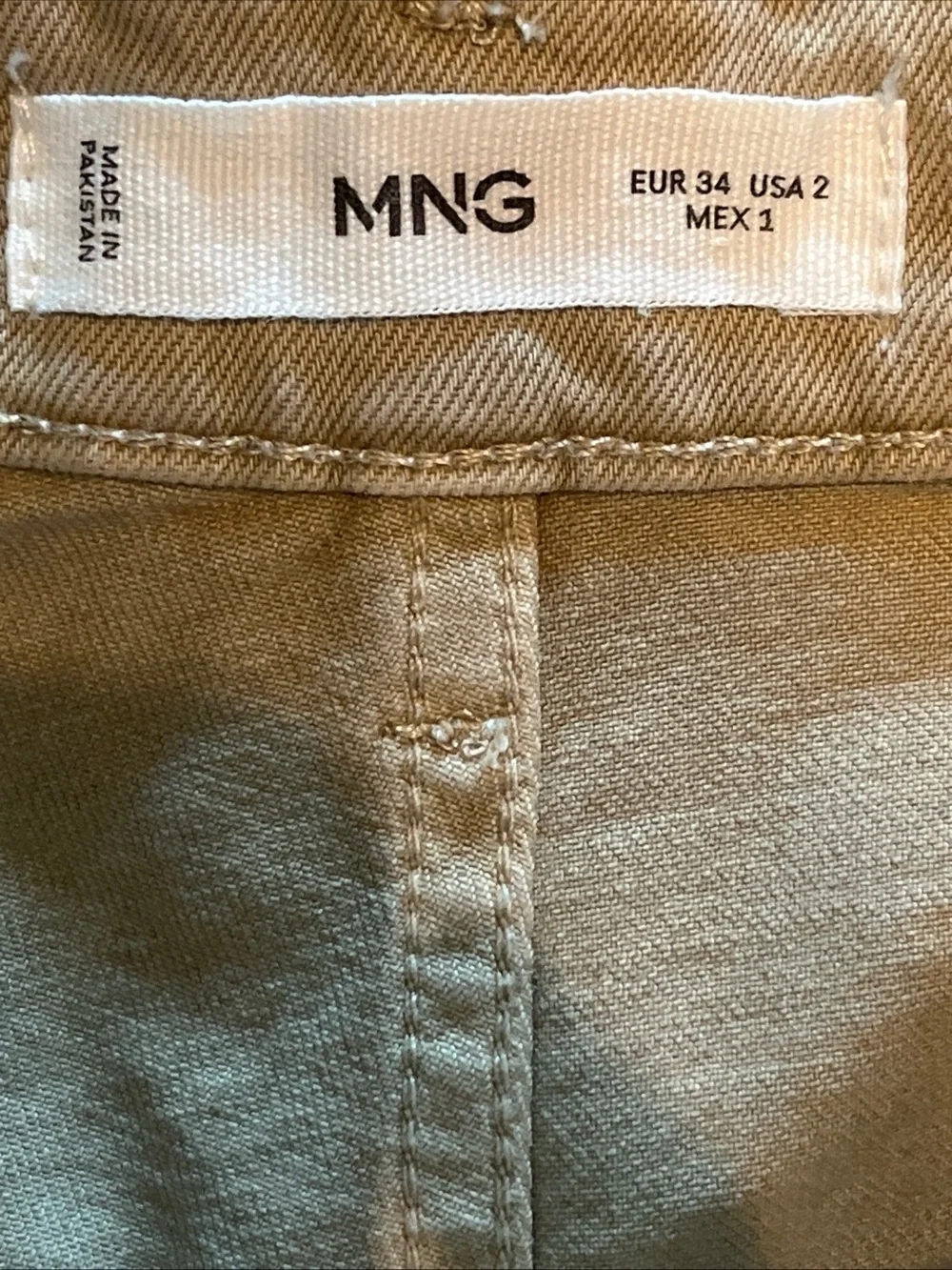 Women’s MNG Clea Tan Khaki Shorts Size 2